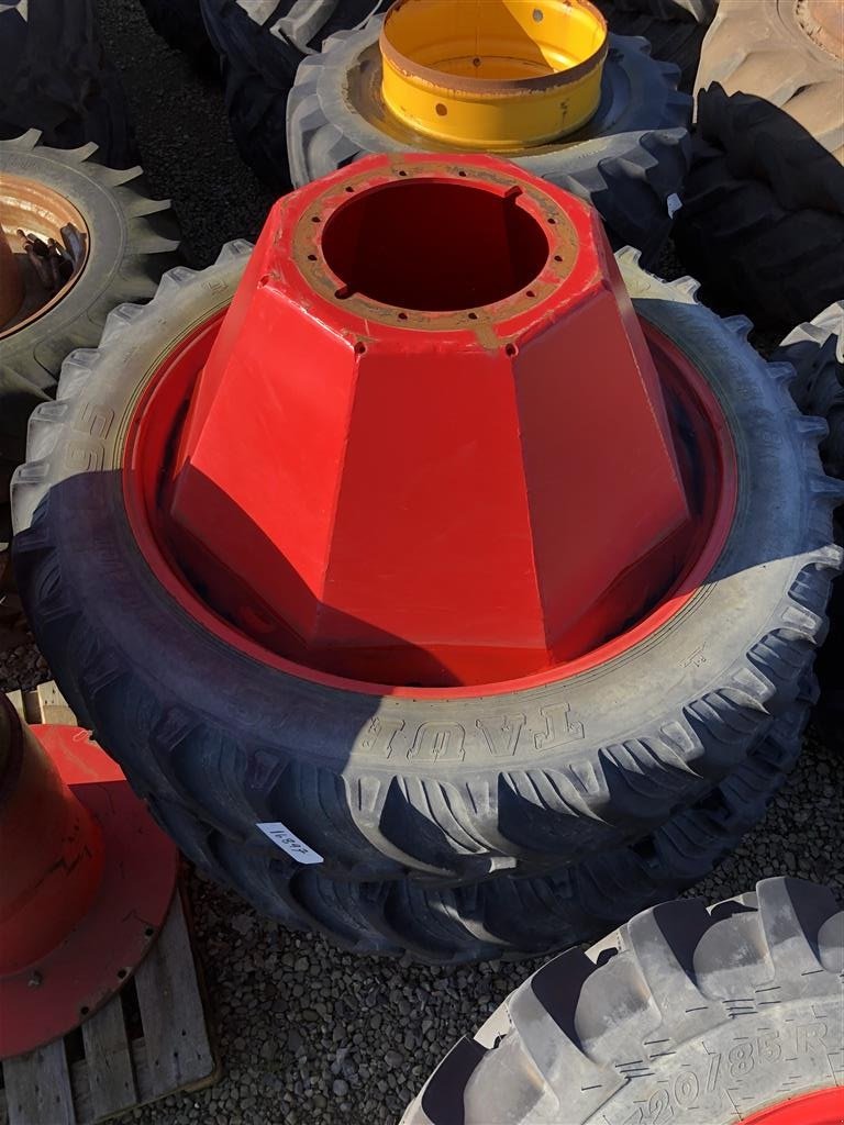 Pflegerad des Typs Taurus 340/85R48 spor majs, Gebrauchtmaschine in Rødekro (Bild 4)