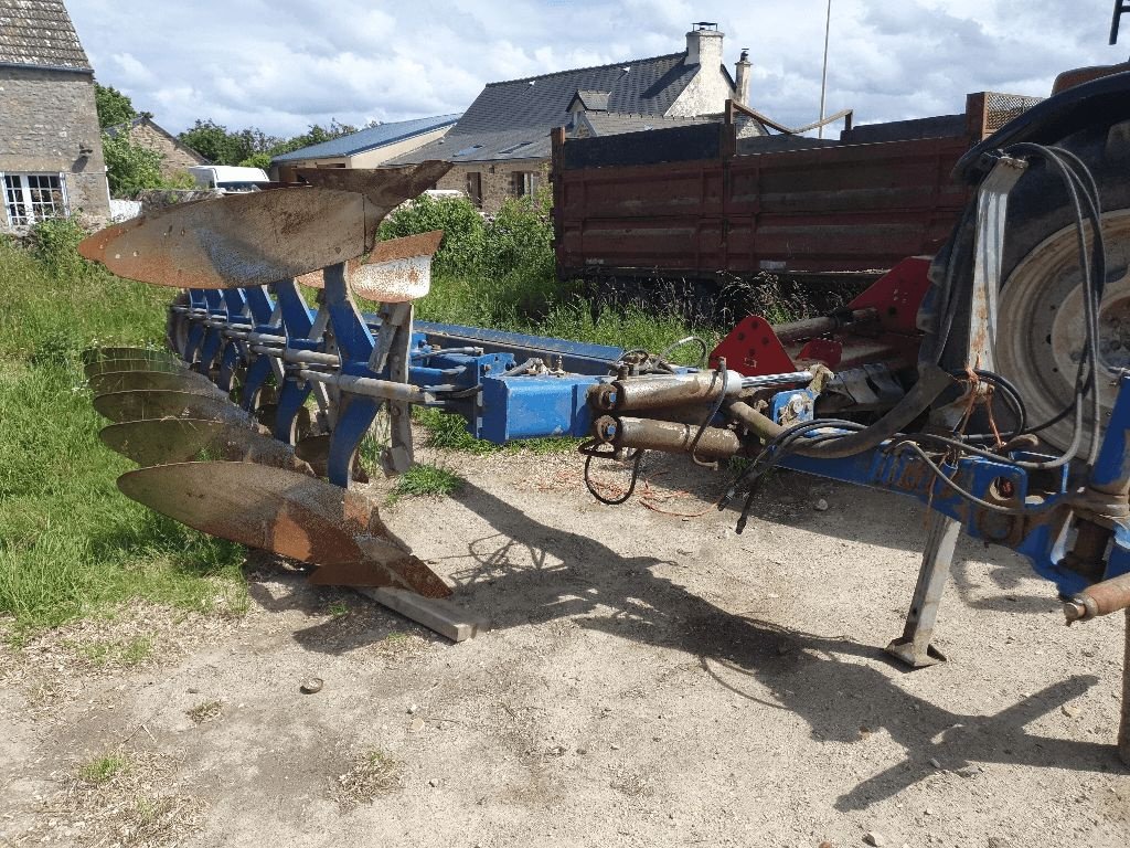 Pflug des Typs Överum 6 CORPS, Gebrauchtmaschine in DOMFRONT (Bild 3)