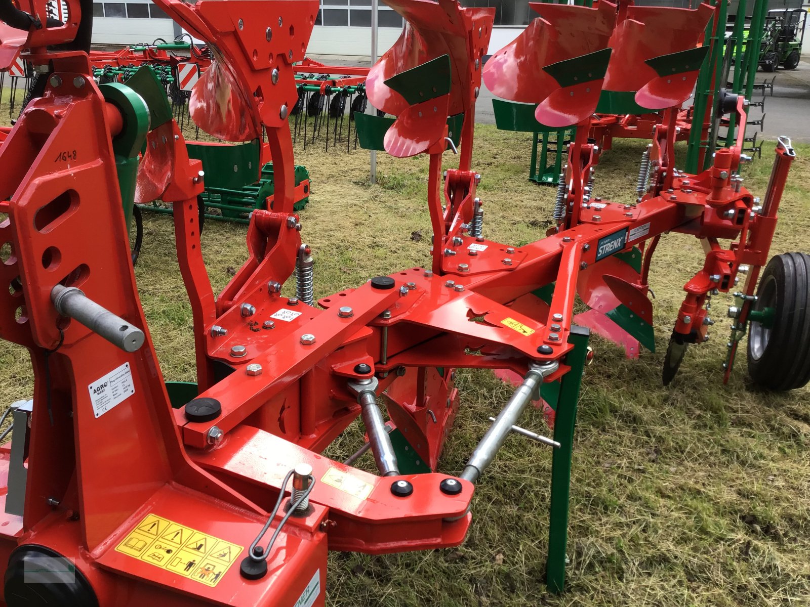 Pflug Türe ait Agro-Masz POL 4, Neumaschine içinde Marsberg (resim 3)