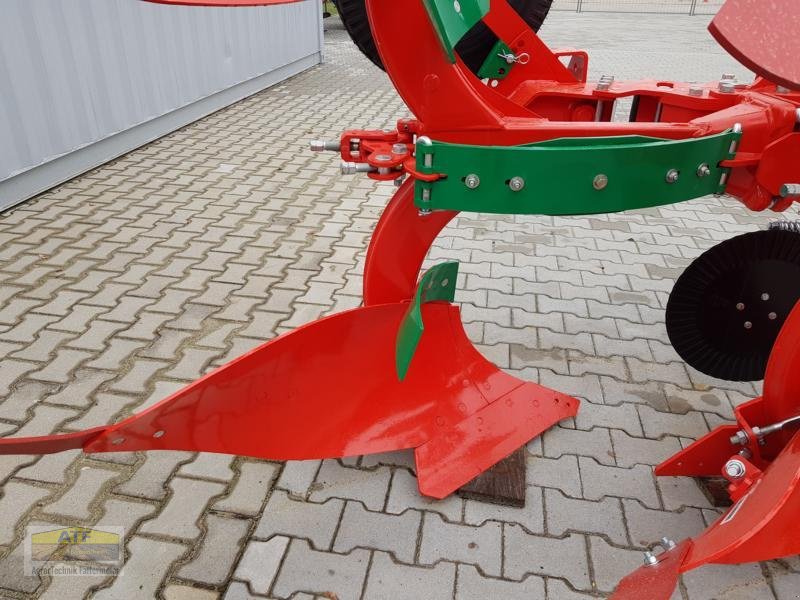 Pflug des Typs Agro-Masz POVR4, Neumaschine in Teublitz (Bild 15)
