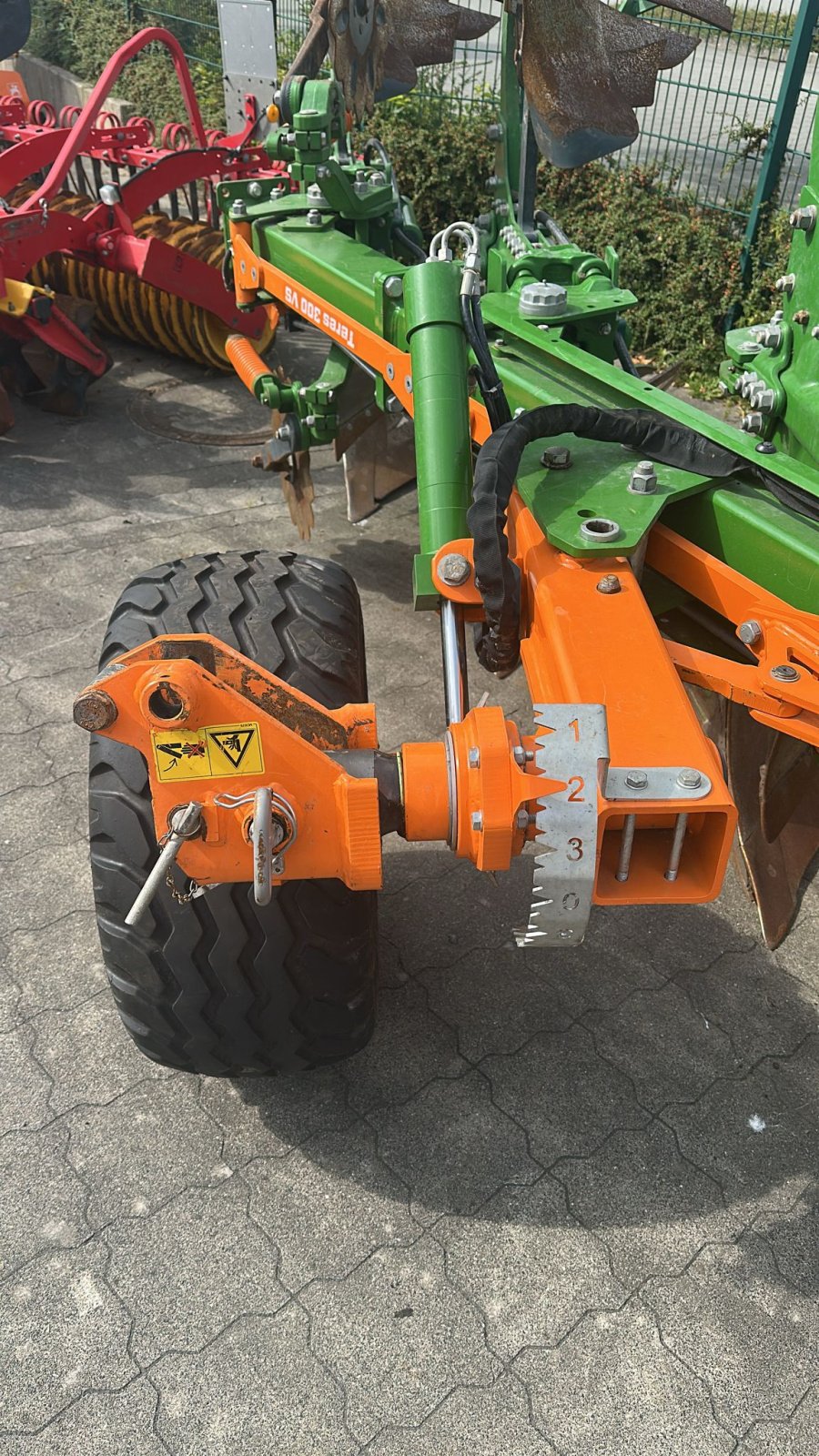 Pflug van het type Amazone Teres 300 V 5+0 100, Gebrauchtmaschine in Husum (Foto 8)