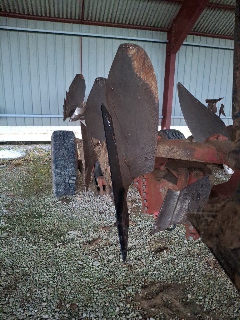 Pflug типа BUGNOT SPEP - S 9  -160 - 8 NSM, Gebrauchtmaschine в BRAS SUR MEUSE (Фотография 7)