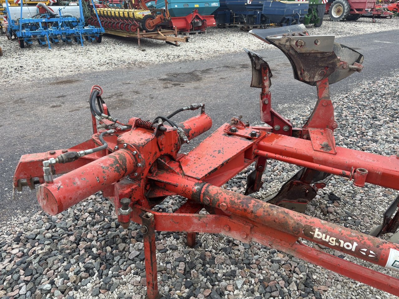 Pflug типа BUGNOT SPG 814, Gebrauchtmaschine в VERT TOULON (Фотография 4)