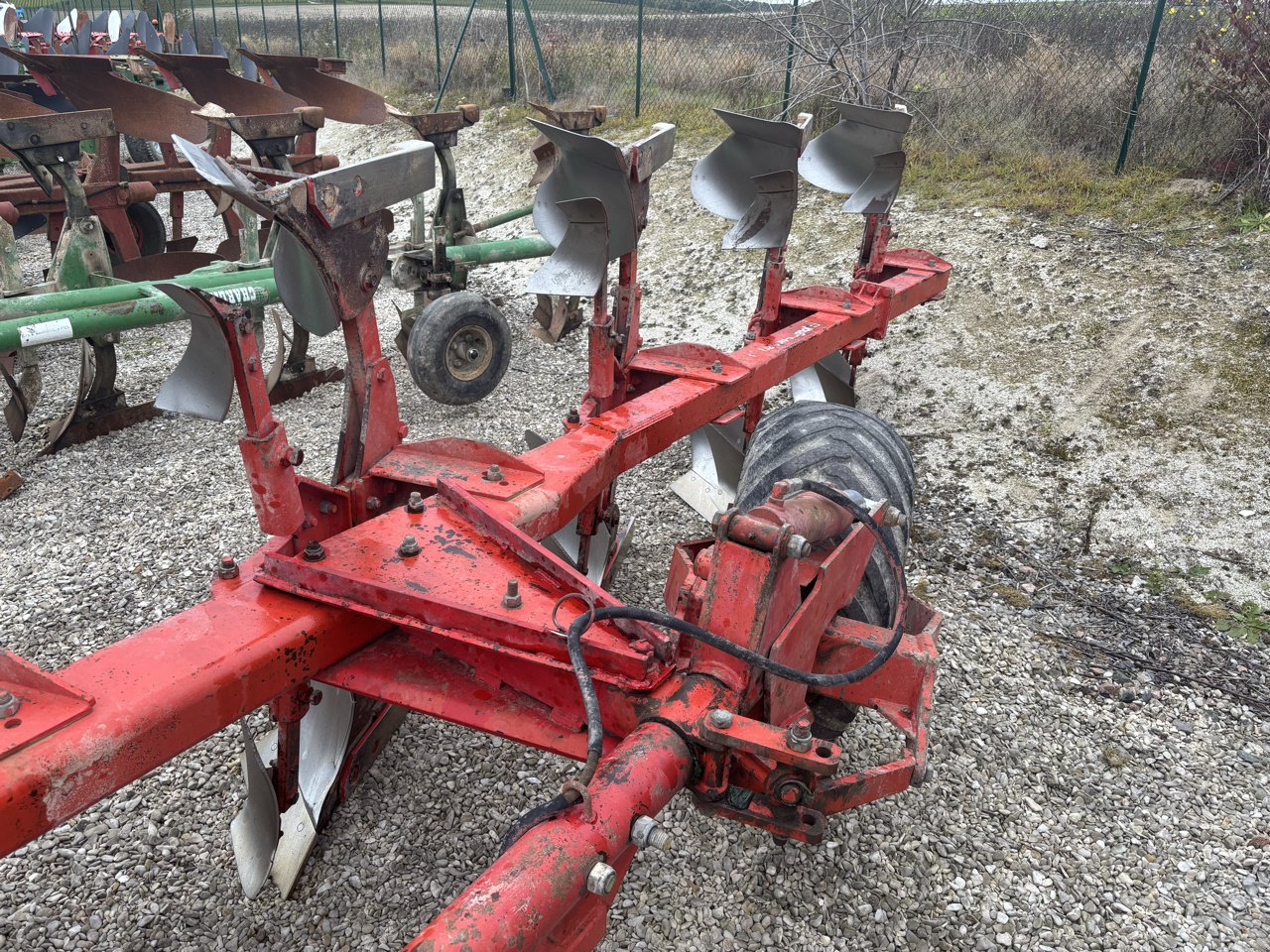 Pflug типа BUGNOT SPG 814, Gebrauchtmaschine в VERT TOULON (Фотография 9)