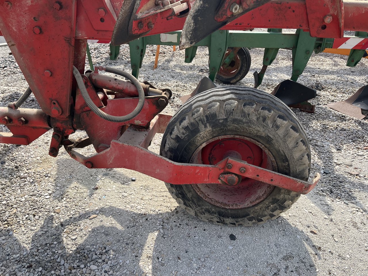 Pflug tipa BUGNOT SPG, Gebrauchtmaschine u VERT TOULON (Slika 5)