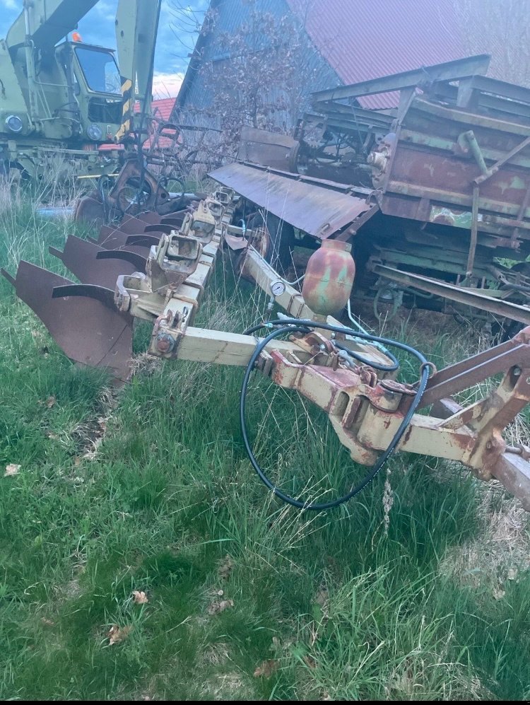 Pflug tipa Fortschritt B 201, Gebrauchtmaschine u Schöndorf (Slika 1)