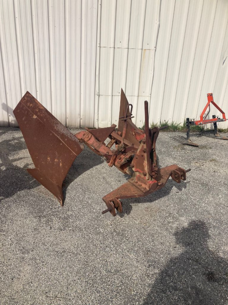 Pflug типа Franco Fabril QUART DE TOUR, Gebrauchtmaschine в VERNOUX EN VIVARAIS (Фотография 1)