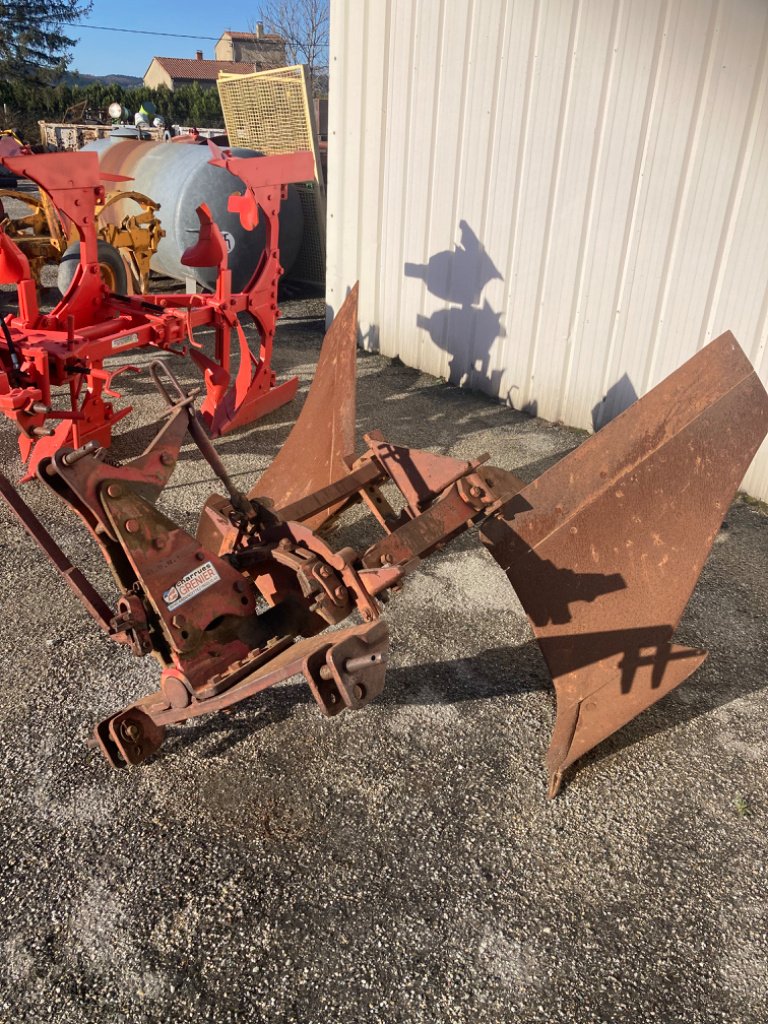 Pflug tipa Franco Fabril Quart de tour, Gebrauchtmaschine u VERNOUX EN VIVARAIS (Slika 1)