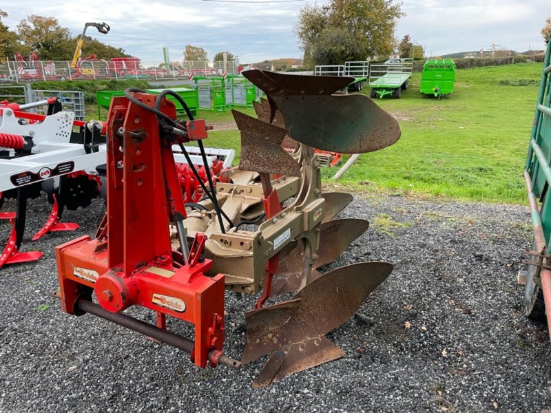 Pflug del tipo Goizin 3 corps, Gebrauchtmaschine In LA SOUTERRAINE (Immagine 1)