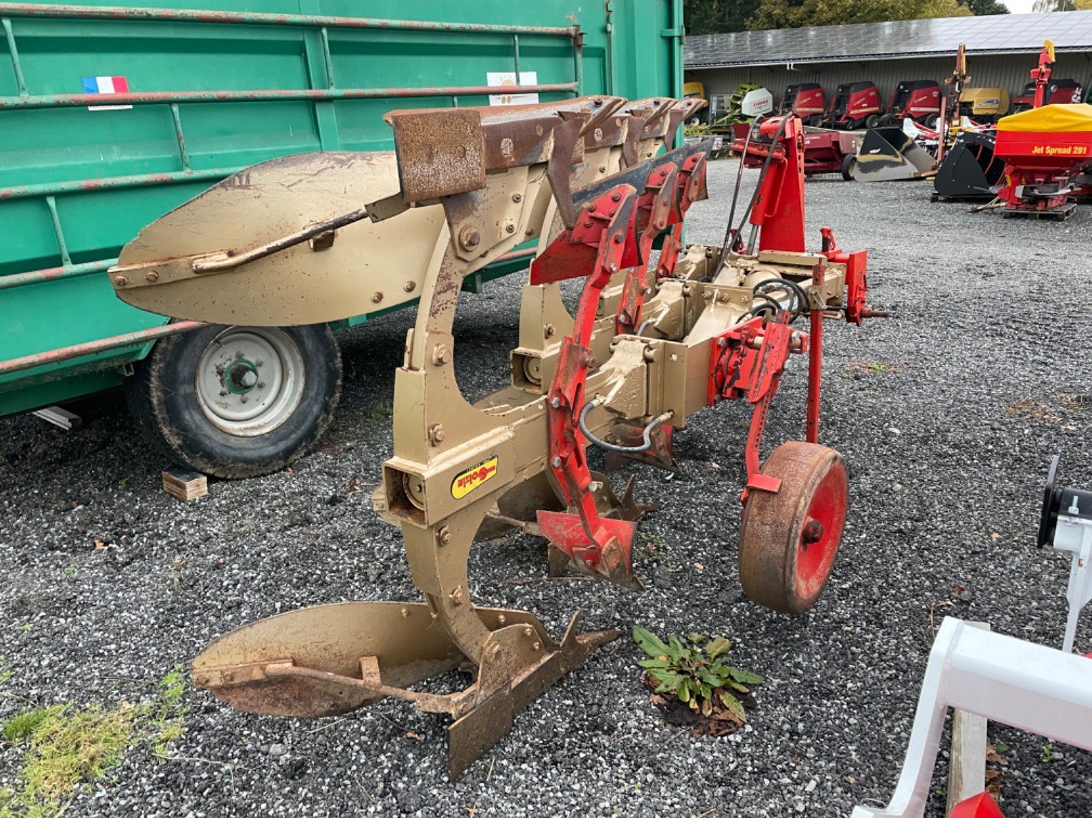 Pflug du type Goizin 3 corps, Gebrauchtmaschine en LA SOUTERRAINE (Photo 5)
