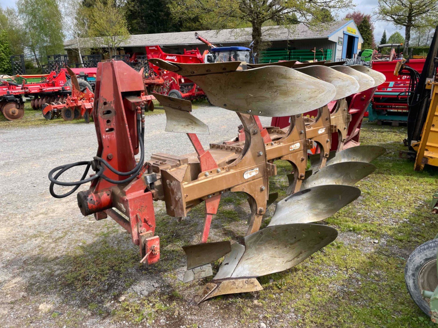 Pflug typu Goizin 4 CORPS, Gebrauchtmaschine w LA SOUTERRAINE (Zdjęcie 1)