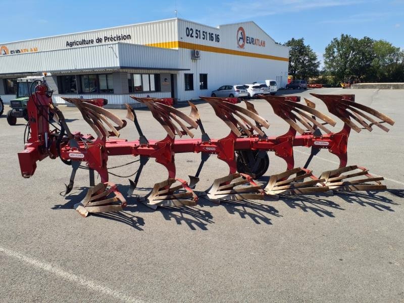 Pflug Türe ait Goizin PRESTIGE, Gebrauchtmaschine içinde COULONGES SUR AUTIZE (resim 1)