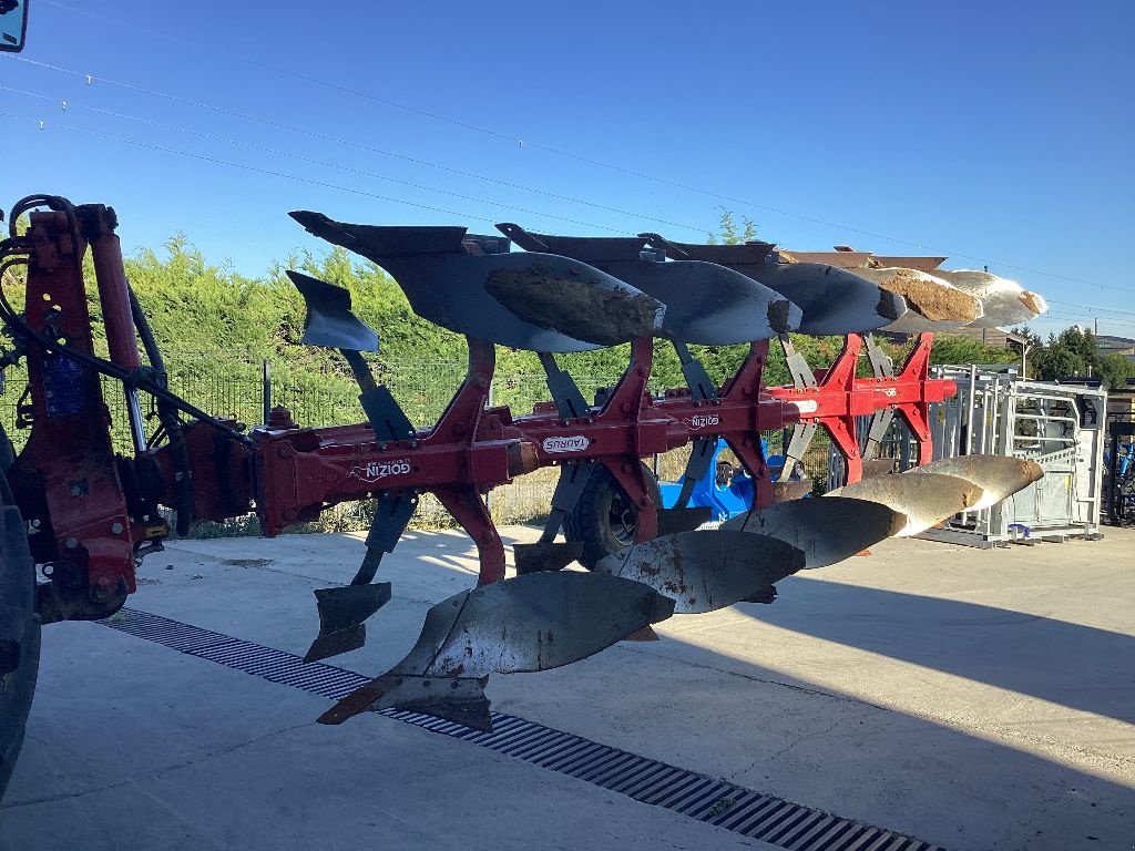 Pflug типа Goizin Taurus, Gebrauchtmaschine в AUMONT AUBRAC (Фотография 8)