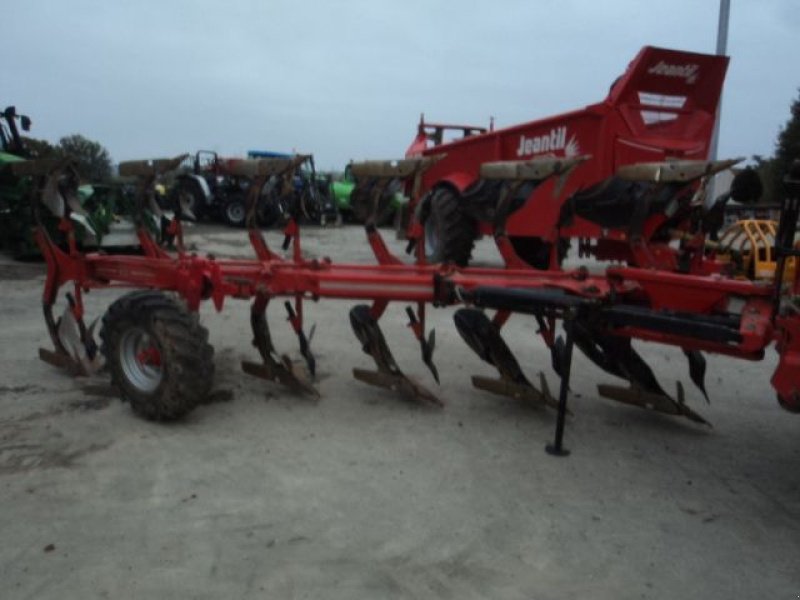 Pflug Türe ait Gregoire-Besson RCW 6, Gebrauchtmaschine içinde MOULLE (resim 2)