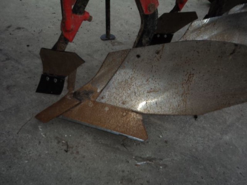 Pflug Türe ait Gregoire-Besson RCW 6, Gebrauchtmaschine içinde MOULLE (resim 7)