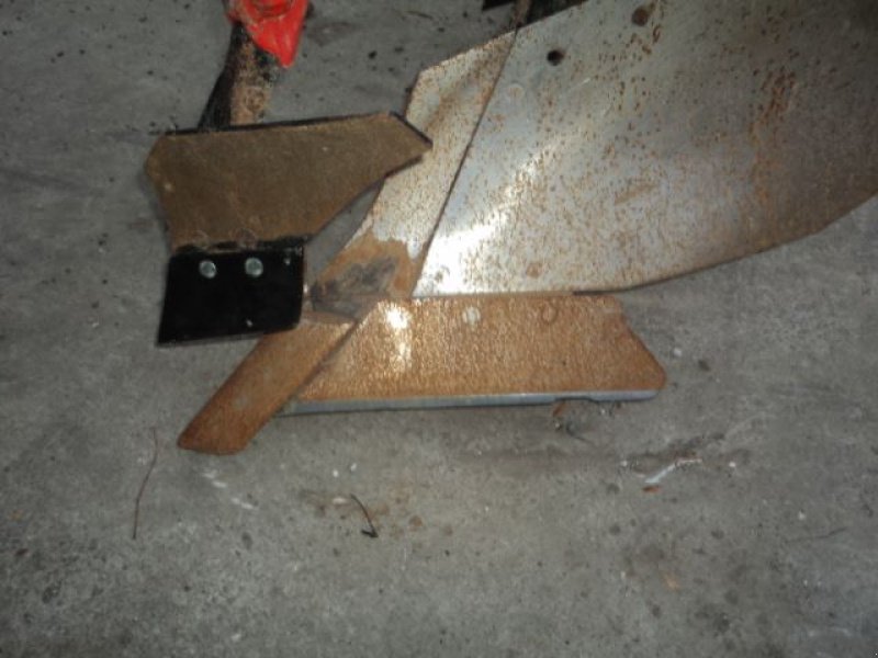 Pflug Türe ait Gregoire-Besson RCW 6, Gebrauchtmaschine içinde MOULLE (resim 11)