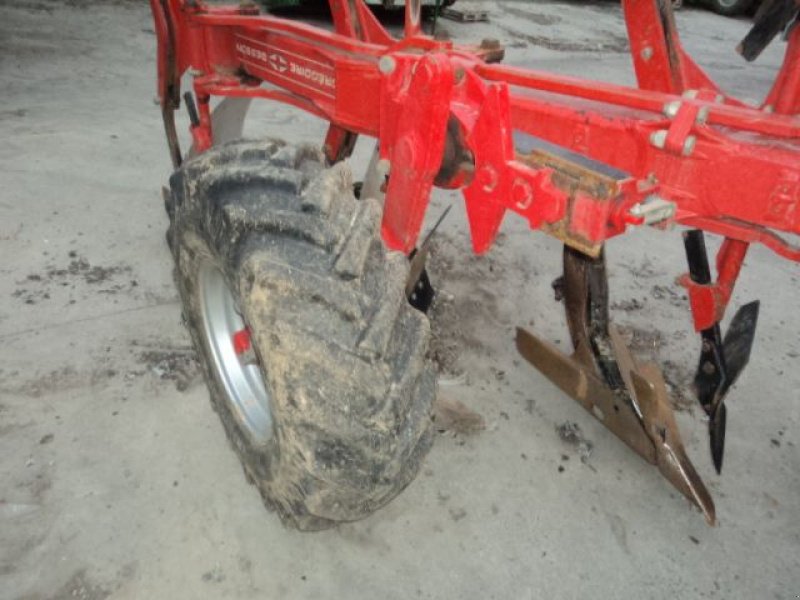 Pflug Türe ait Gregoire-Besson RCW 6, Gebrauchtmaschine içinde MOULLE (resim 3)