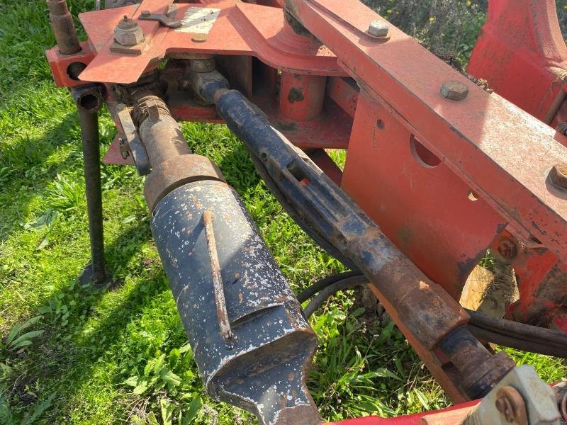 Pflug типа Gregoire-Besson RWB 7, Gebrauchtmaschine в LE PONT CHRETIEN (Фотография 7)