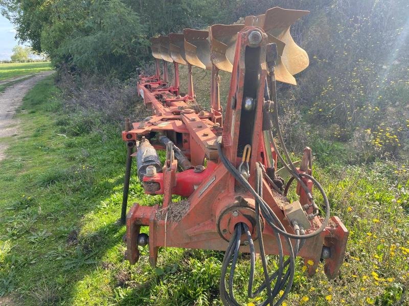 Pflug типа Gregoire-Besson RWB 7, Gebrauchtmaschine в LE PONT CHRETIEN (Фотография 3)