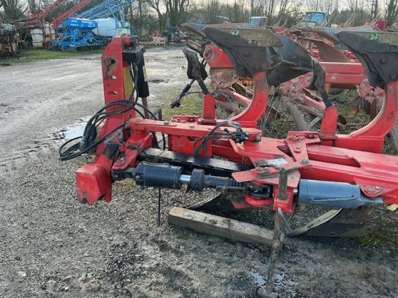 Pflug van het type Gregoire-Besson RWB7, Gebrauchtmaschine in les hayons (Foto 4)