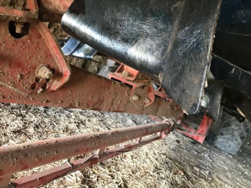 Pflug типа Gregoire-Besson SPERB9, Gebrauchtmaschine в les hayons (Фотография 4)