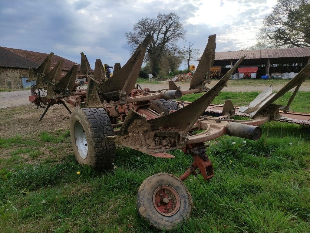 Pflug typu Gregoire-Besson SPERWY7, Gebrauchtmaschine w COGNAC LA FORET (Zdjęcie 6)