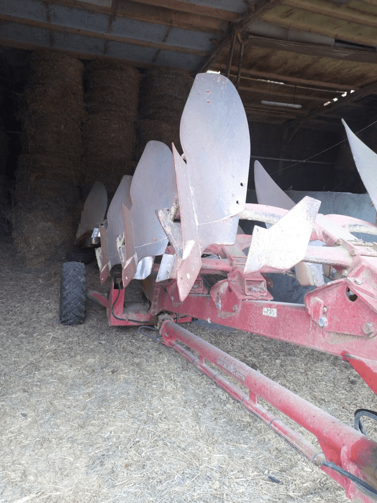 Pflug of the type Gregoire 6 CORPS, Gebrauchtmaschine in ISIGNY-LE-BUAT (Picture 1)