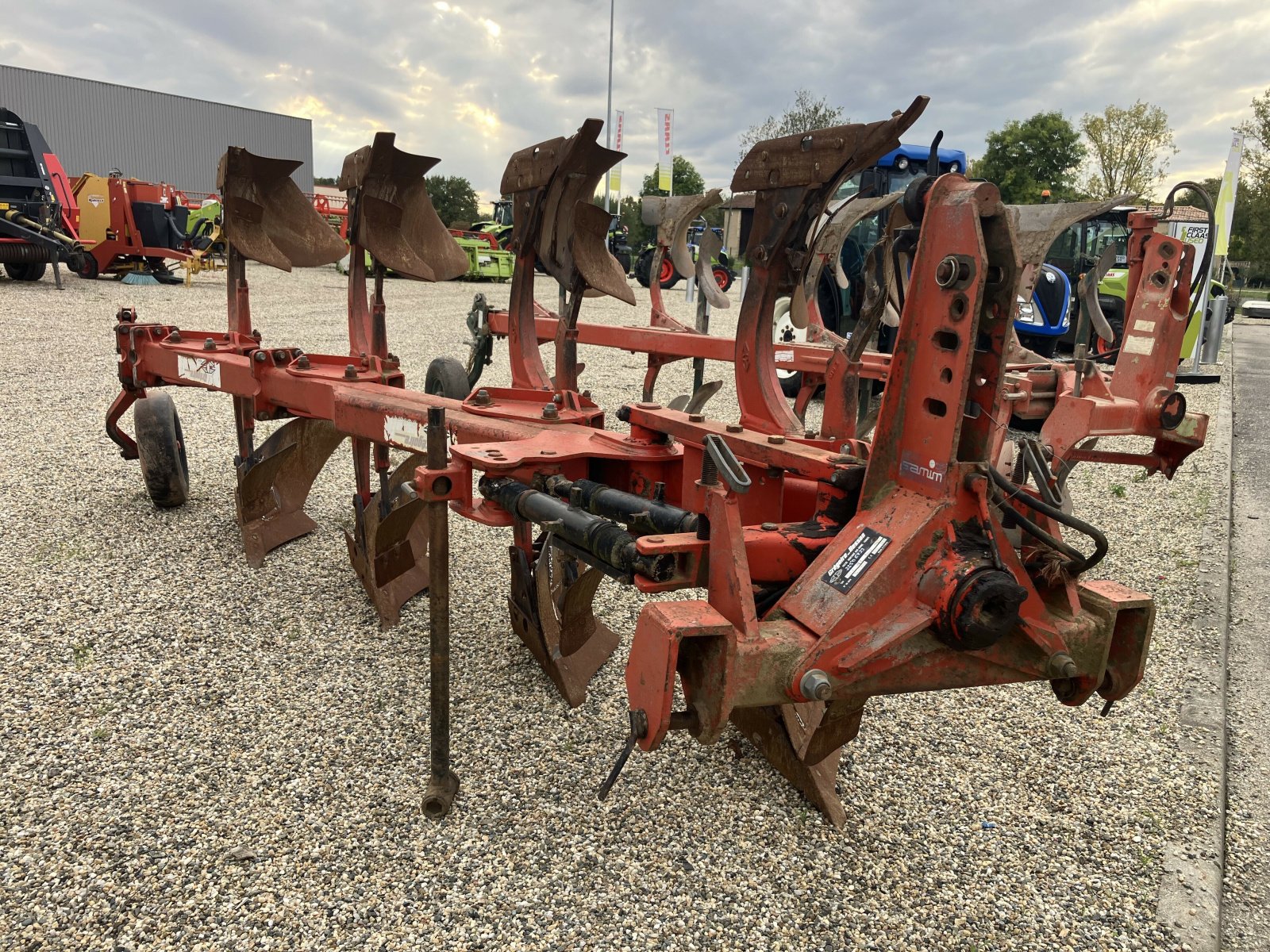 Pflug del tipo Gregoire RB4, Gebrauchtmaschine In AILLAS (Immagine 4)