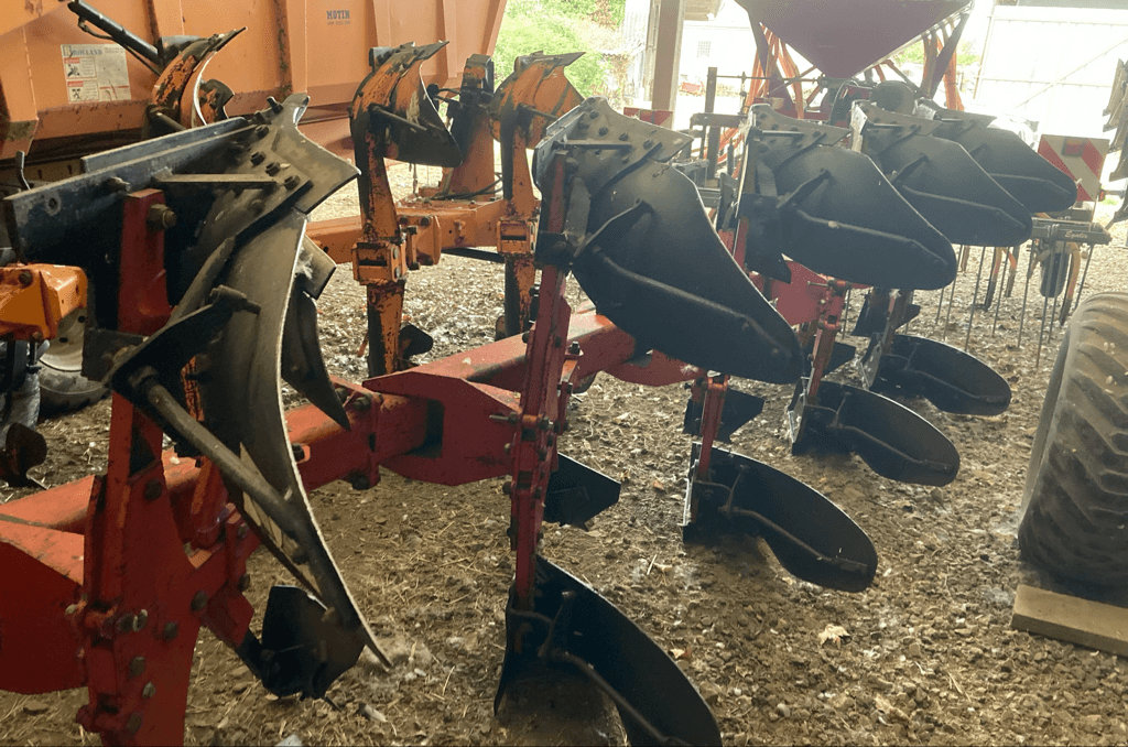 Pflug des Typs Gregoire RG 5, Gebrauchtmaschine in CINTHEAUX (Bild 1)