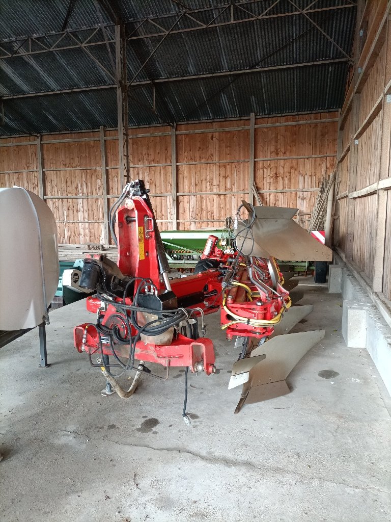 Pflug of the type Gregoire Rwb8, Gebrauchtmaschine in NEUVILLE AUX BOIS (Picture 2)