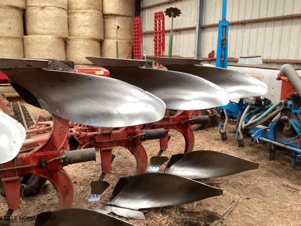 Pflug a típus Gregoire RWY47, Gebrauchtmaschine ekkor: PONTIVY (Kép 7)