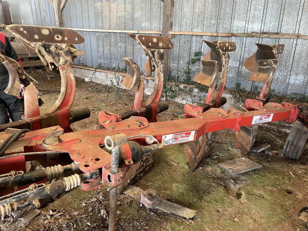 Pflug des Typs Gregoire RY41, Gebrauchtmaschine in JOSSELIN (Bild 4)