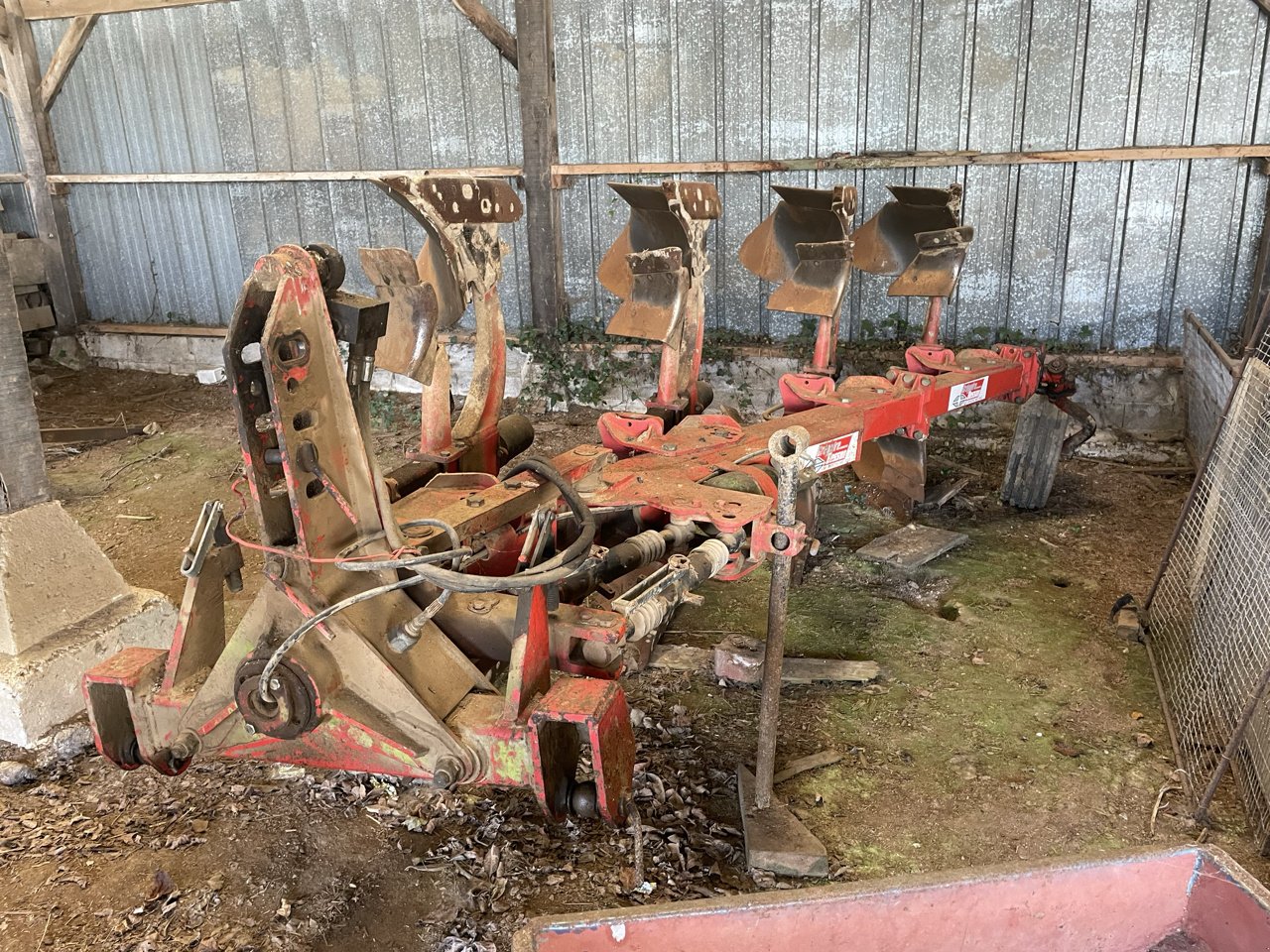 Pflug des Typs Gregoire RY41, Gebrauchtmaschine in JOSSELIN (Bild 1)