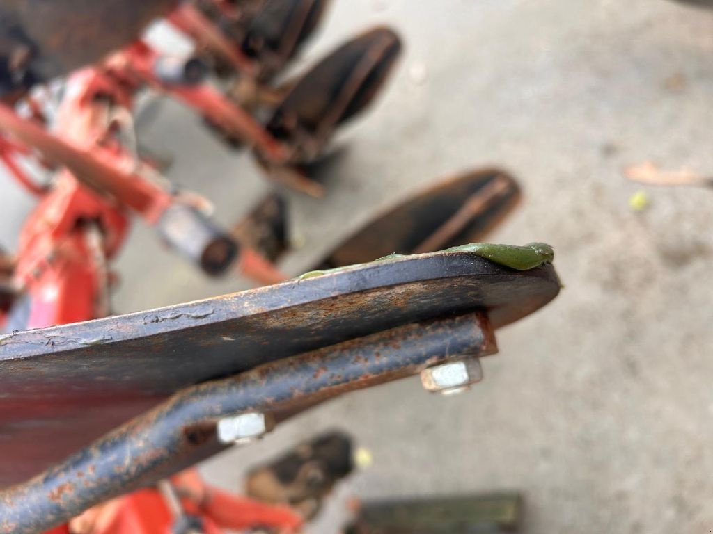 Pflug des Typs Gregoire RY47, Gebrauchtmaschine in JOSSELIN (Bild 7)