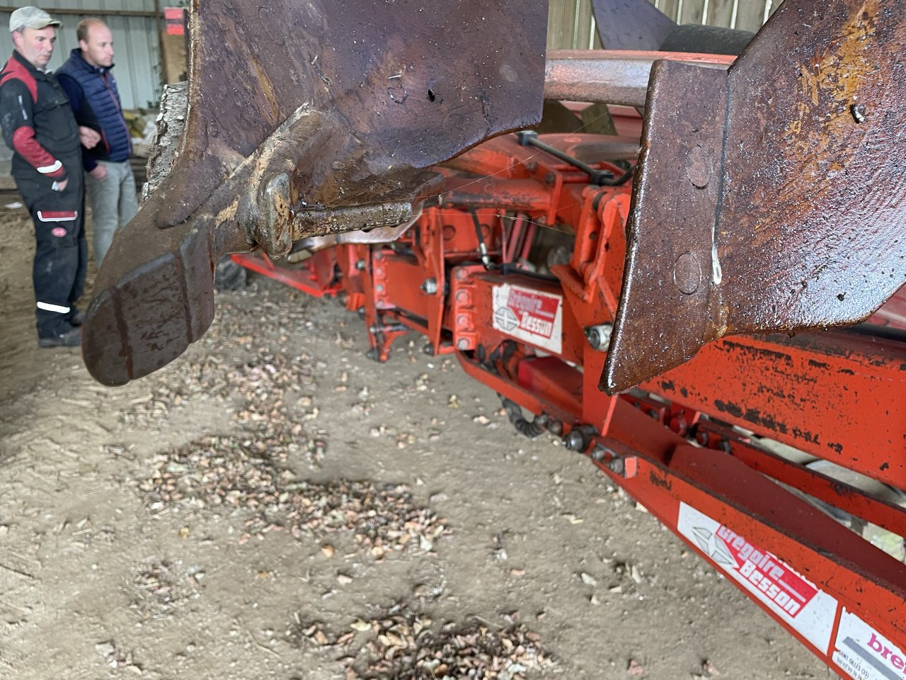 Pflug des Typs Gregoire SPERWY7, Gebrauchtmaschine in JOSSELIN (Bild 4)