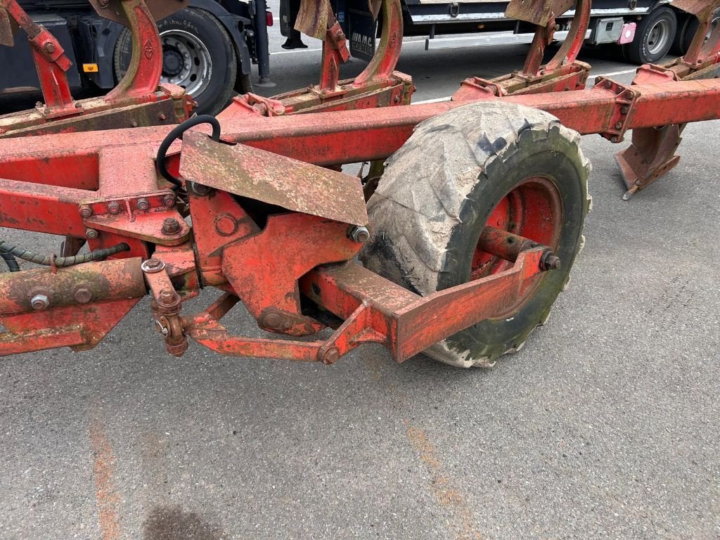 Pflug typu Gregoire SPK9, Gebrauchtmaschine v JOSSELIN (Obrázek 6)