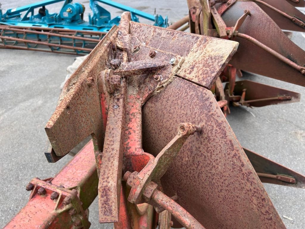 Pflug typu Gregoire SPK9, Gebrauchtmaschine v JOSSELIN (Obrázek 5)