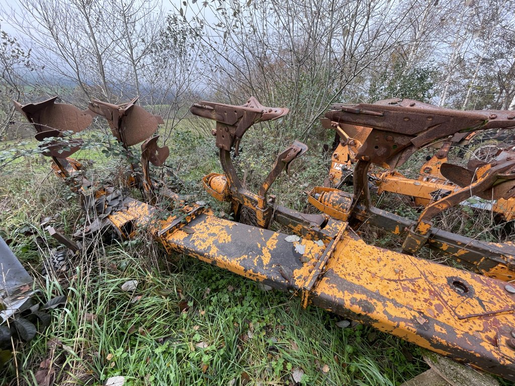 Pflug typu Huard ?, Gebrauchtmaschine v Calmont (Obrázek 3)