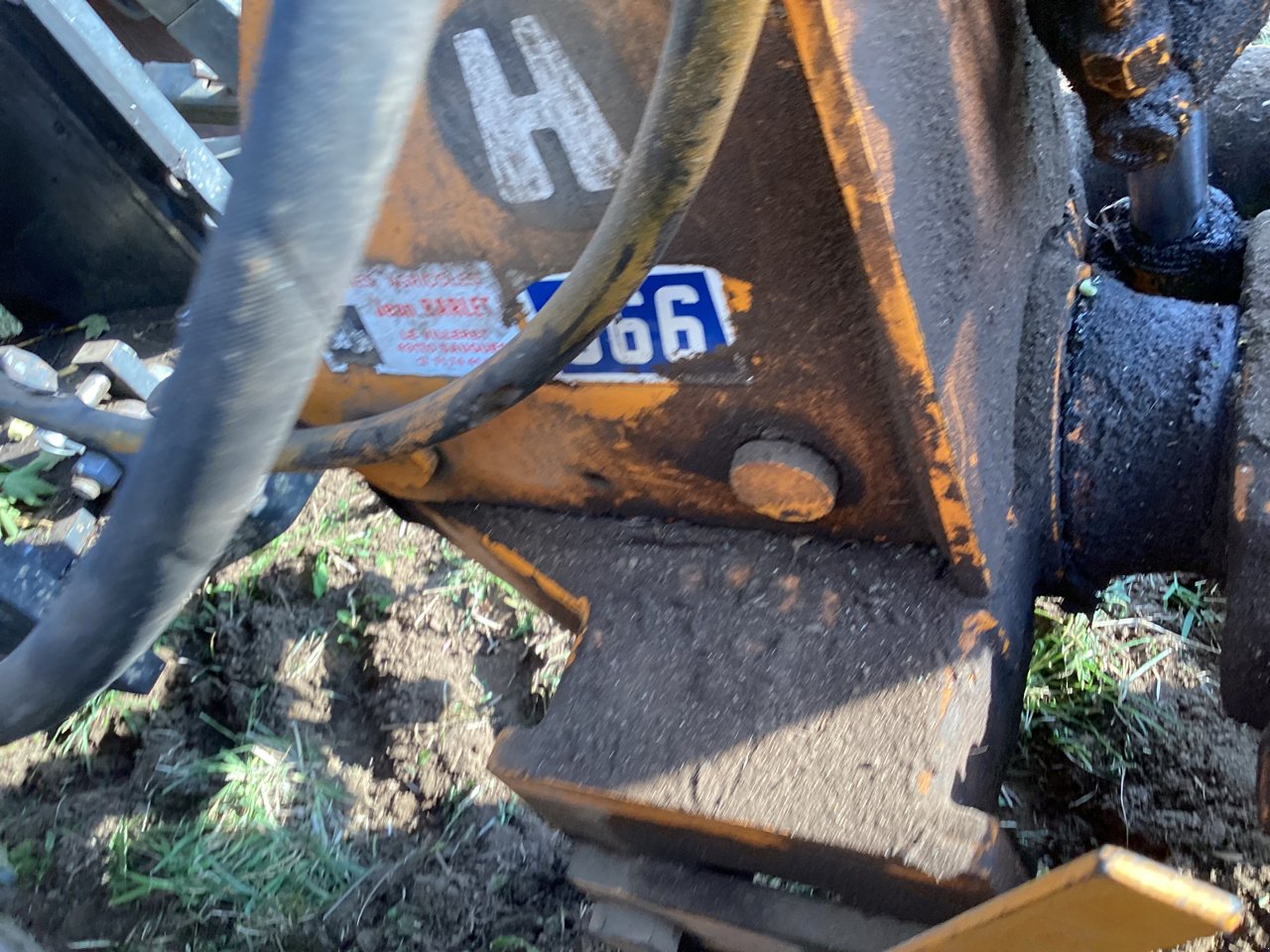 Pflug typu Huard 355, Gebrauchtmaschine v VERNOUX EN VIVARAIS (Obrázek 7)