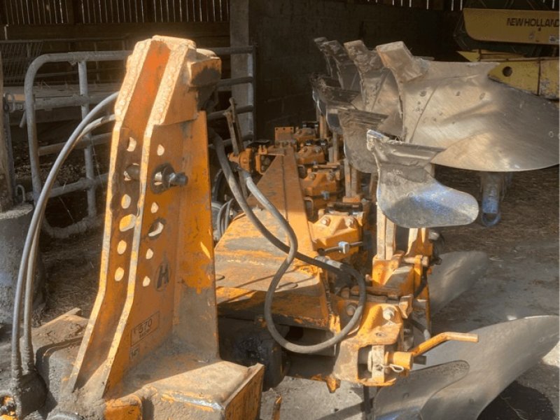 Pflug del tipo Huard 570, Gebrauchtmaschine en CINTHEAUX (Imagen 1)