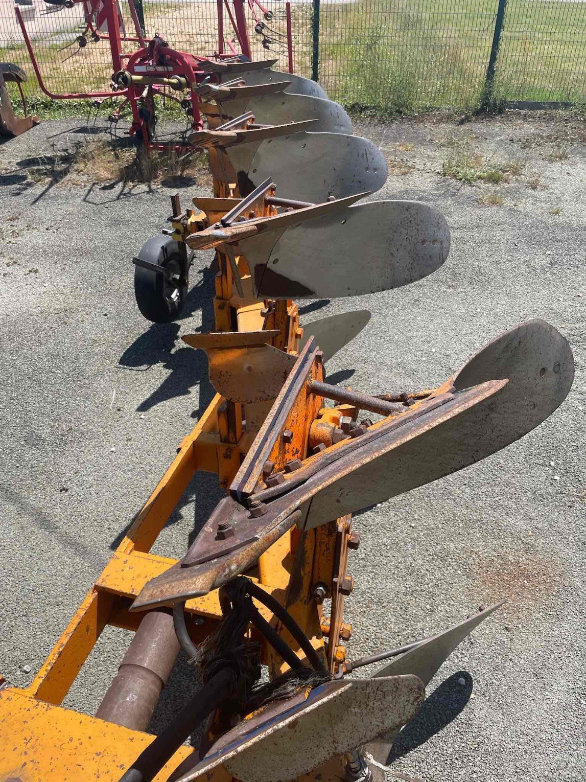 Pflug des Typs Huard Charrue 5CORPS . Huard, Gebrauchtmaschine in SAINT CLAIR SUR ELLE (Bild 3)