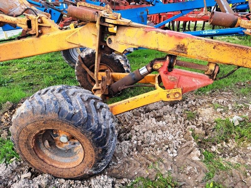 Pflug des Typs Huard MANAGER 7 CORPS, Gebrauchtmaschine in SAINT-GERMAIN DU PUY (Bild 5)
