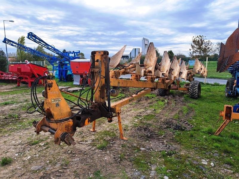 Pflug des Typs Huard MANAGER 7 CORPS, Gebrauchtmaschine in SAINT-GERMAIN DU PUY (Bild 1)