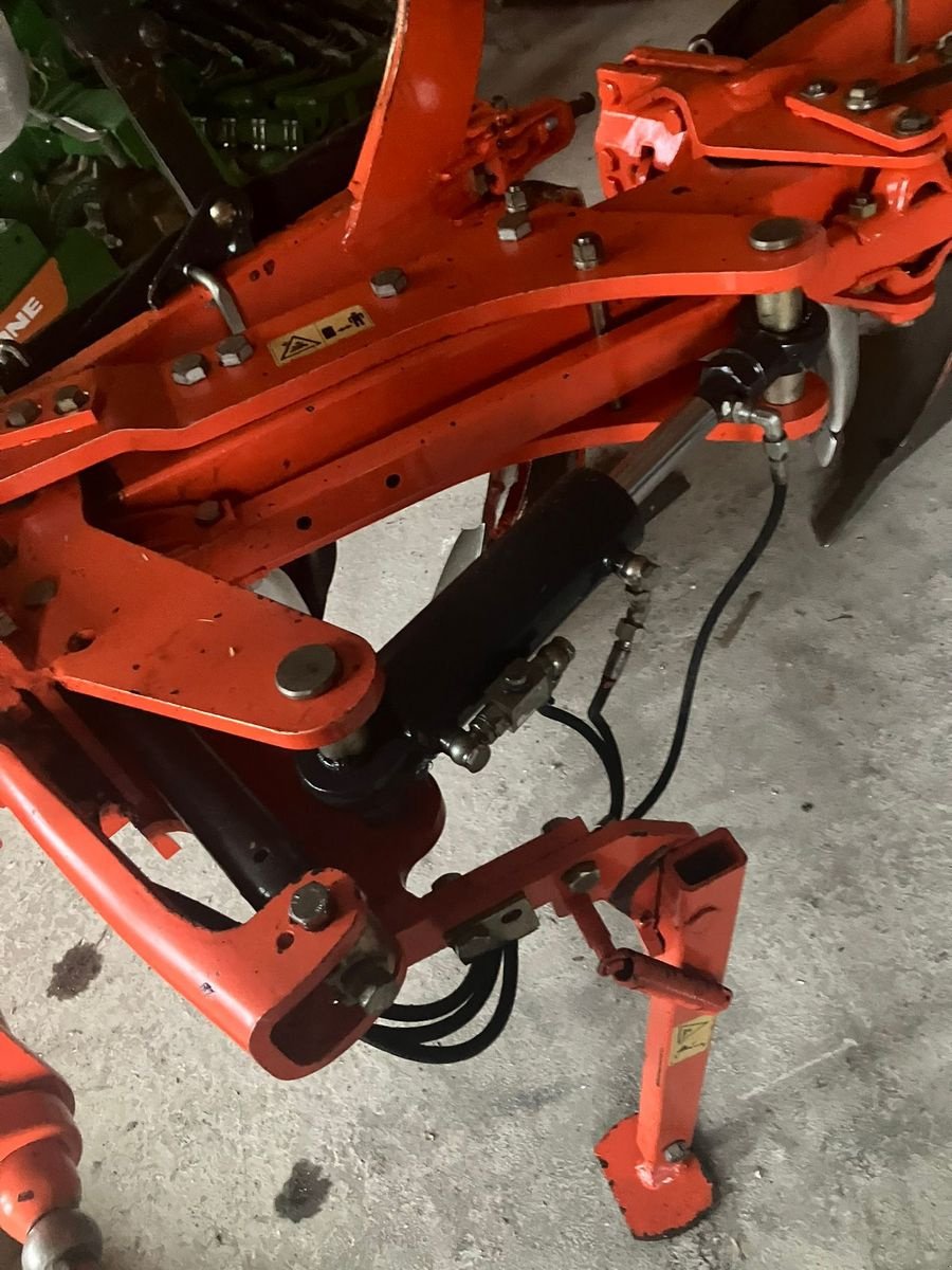 Pflug typu Kubota RM 3000 SV 4-scharig mit Steinsicherung, Gebrauchtmaschine w Feldkirchen (Zdjęcie 4)