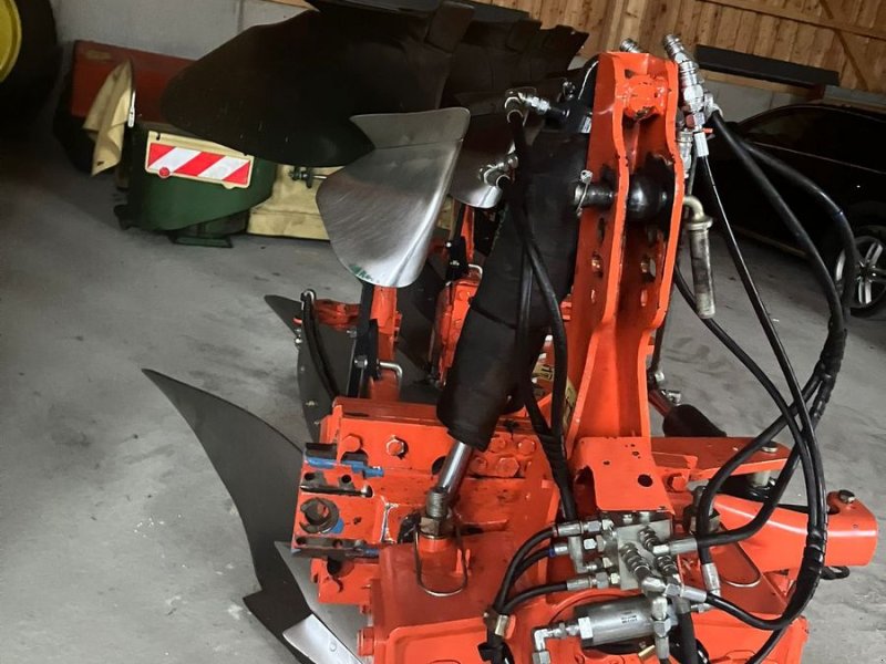 Pflug a típus Kubota RM 3000 SV 4-scharig mit Steinsicherung, Gebrauchtmaschine ekkor: Feldkirchen