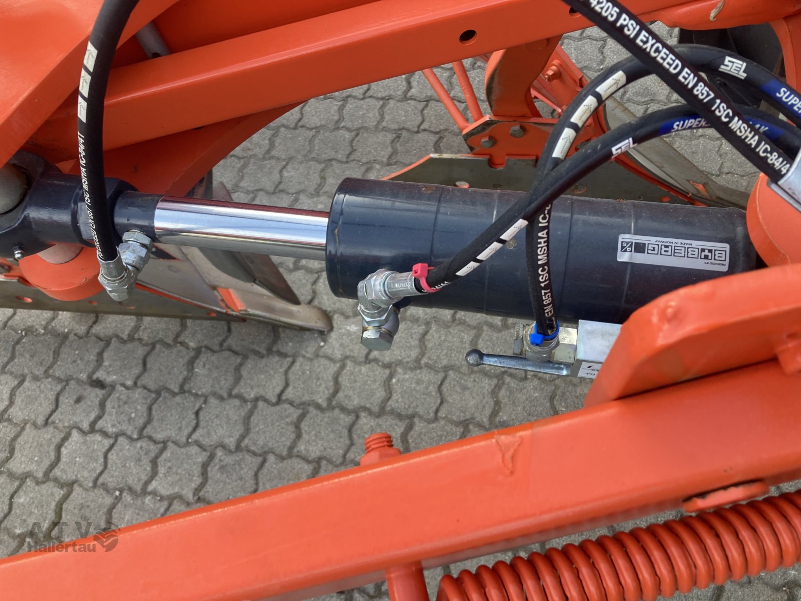 Pflug des Typs Kubota RM 3000 V, Neumaschine in Schweitenkirchen (Bild 13)