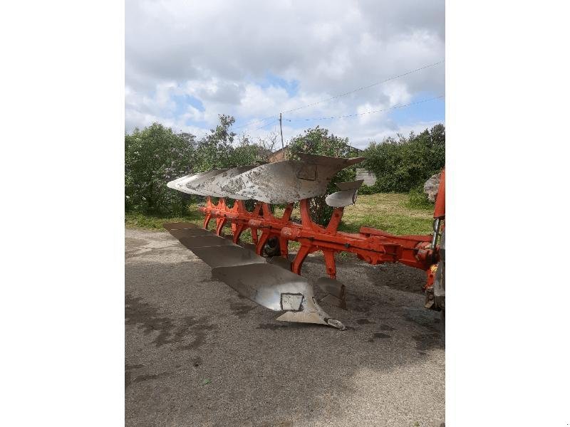 Pflug del tipo Kuhn 4 E, Gebrauchtmaschine In CHATEAUBRIANT CEDEX (Immagine 1)