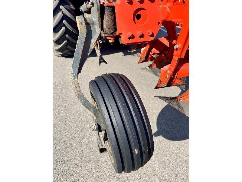 Pflug typu Kuhn CHARRUE, Gebrauchtmaschine w Levier (Zdjęcie 4)