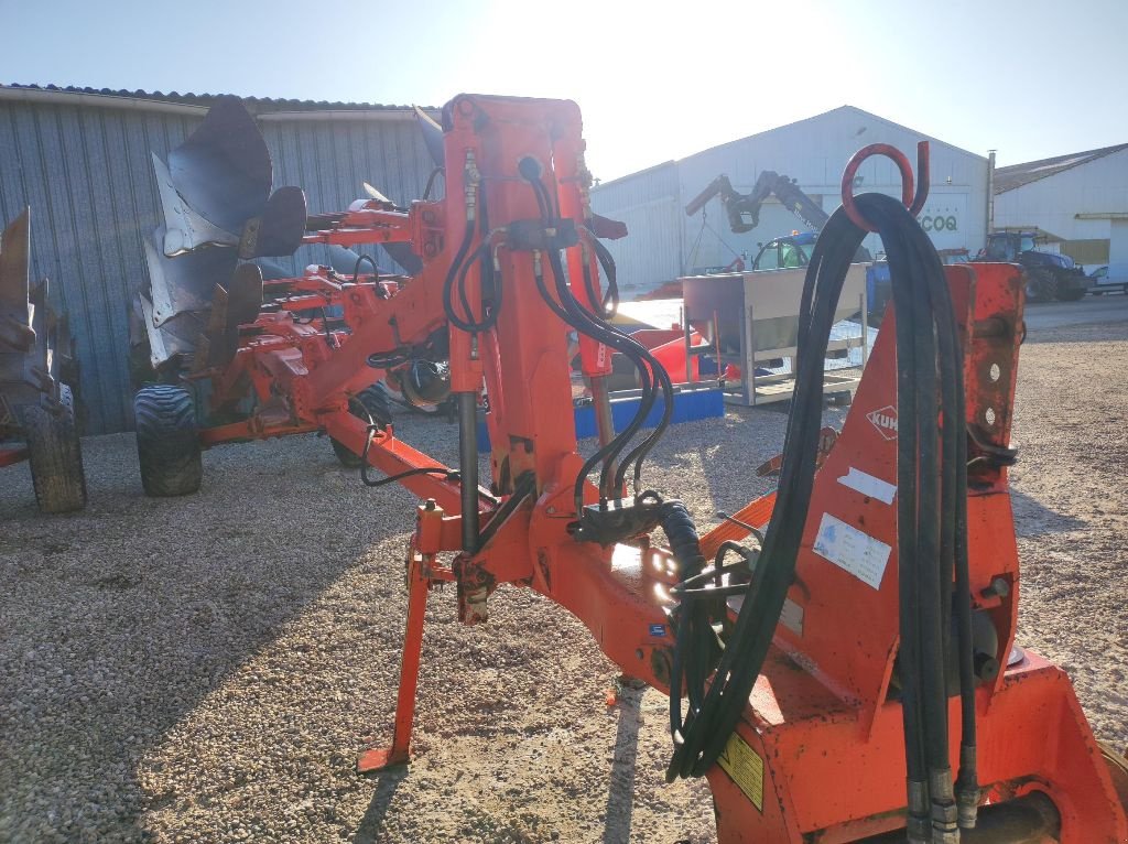 Pflug типа Kuhn MANAGER, Gebrauchtmaschine в FRESNAY LE COMTE (Фотография 2)