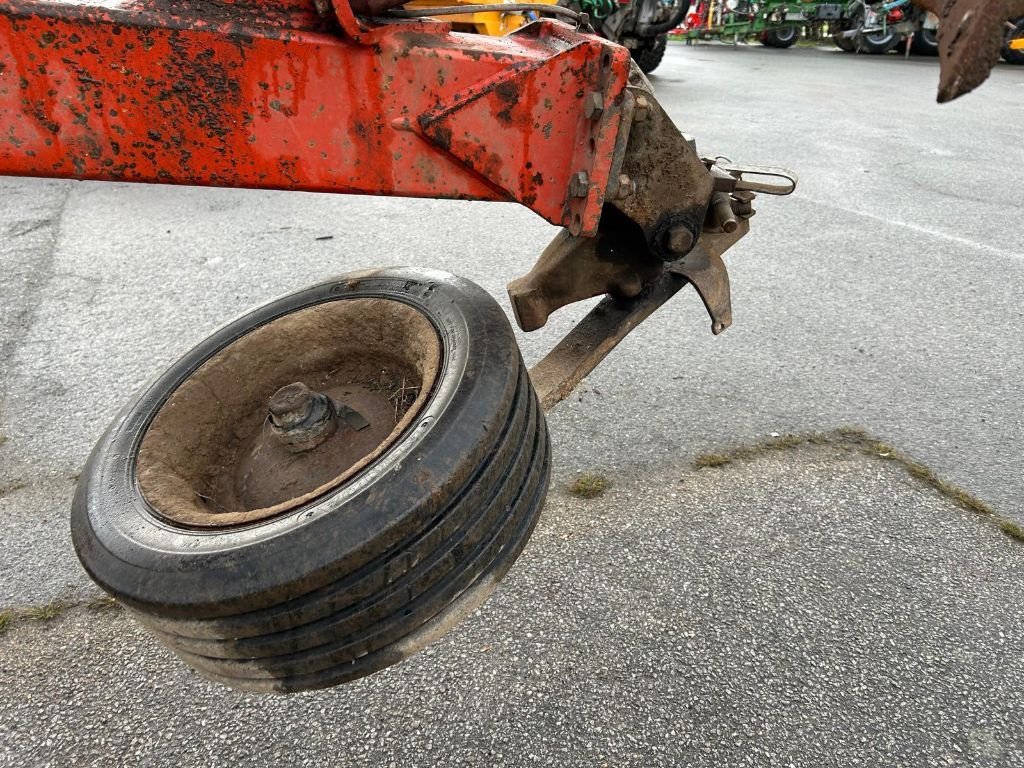 Pflug Türe ait Kuhn Manager, Gebrauchtmaschine içinde JOSSELIN (resim 10)